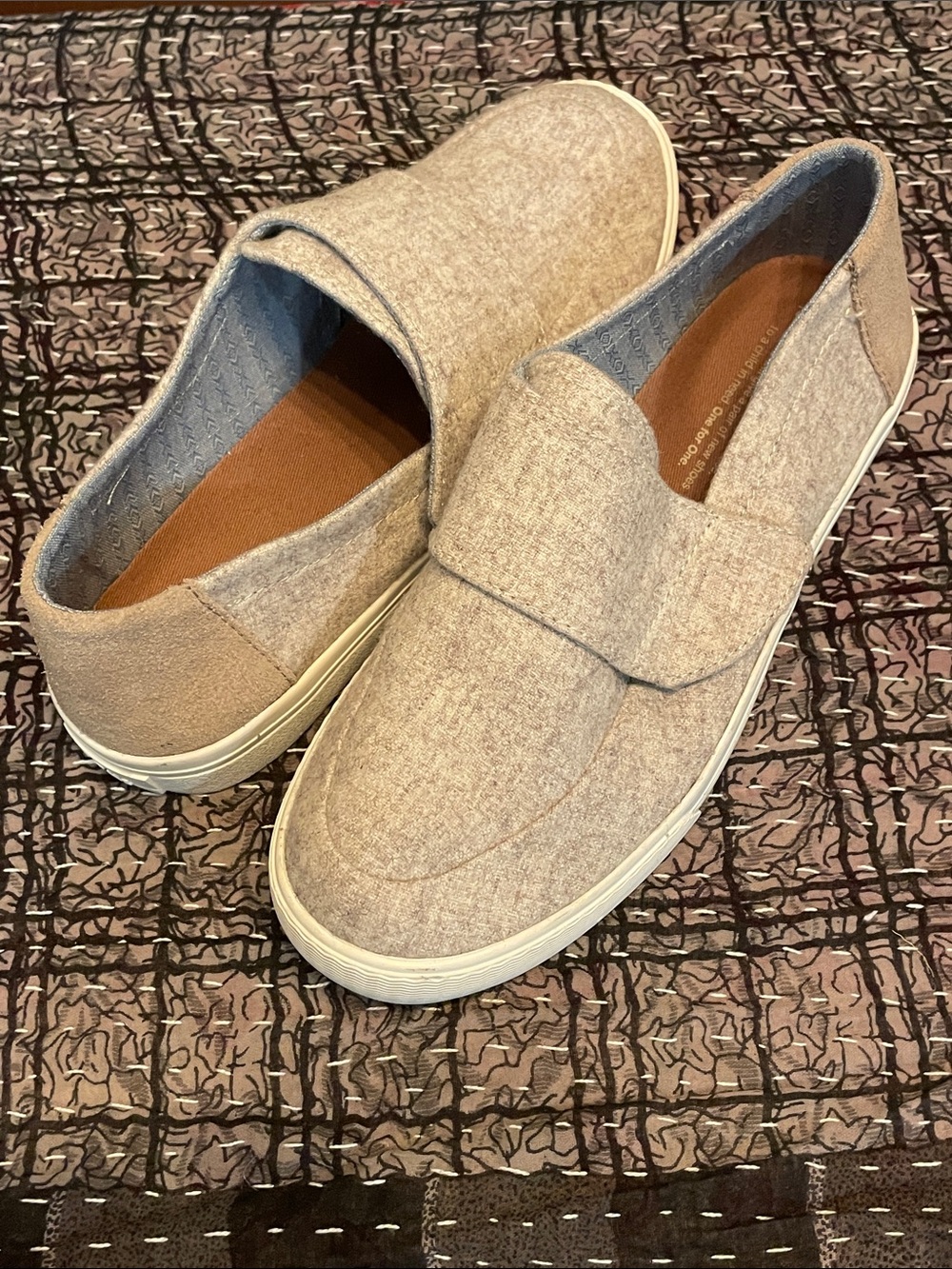 Toms Altair Slip-On Sneakers in Oatmeal Wool with Tan Suede
